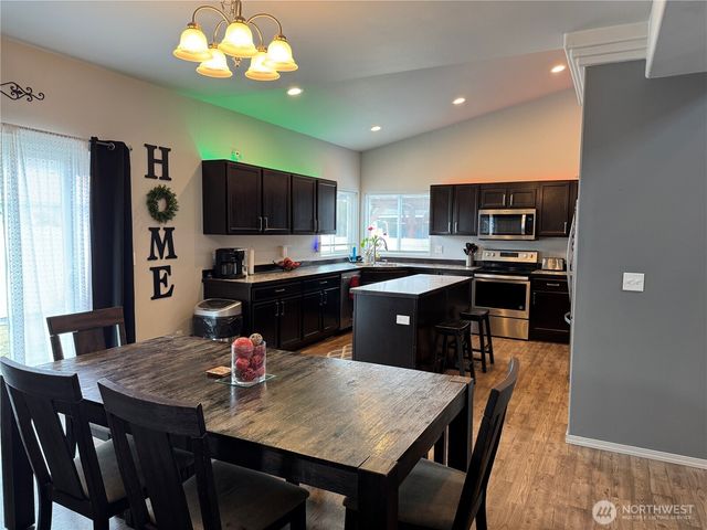 1450 Denny Place, Rock Island, WA 98850