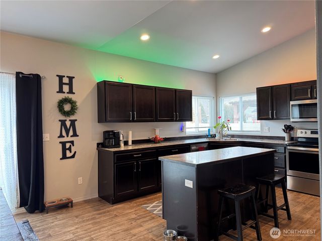 1450 Denny Place, Rock Island, WA 98850