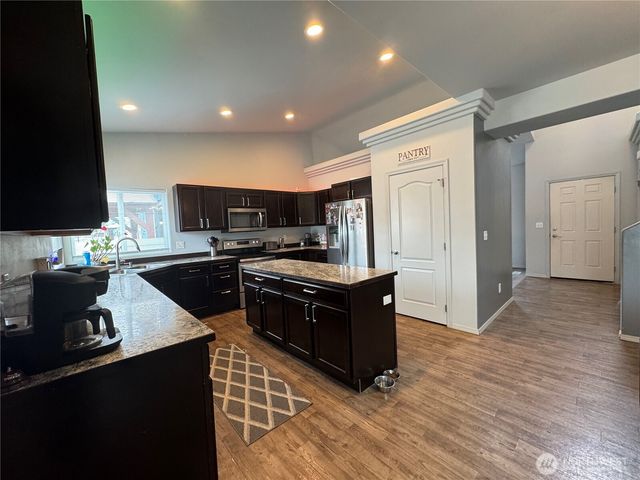 1450 Denny Place, Rock Island, WA 98850