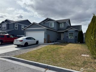 1450 Denny Place, Rock Island, WA 98850