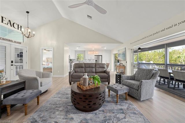 207 Daniel DR, Sanibel, FL 33957