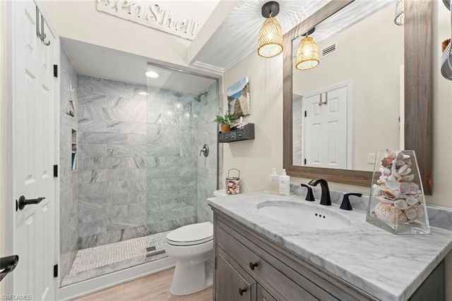 207 Daniel DR, Sanibel, FL 33957