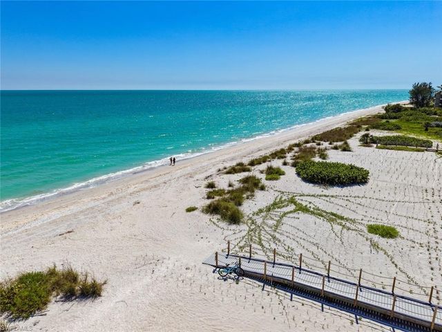207 Daniel DR, Sanibel, FL 33957