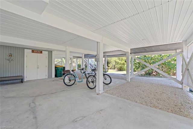 207 Daniel DR, Sanibel, FL 33957