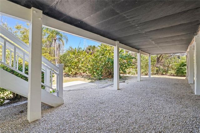 207 Daniel DR, Sanibel, FL 33957