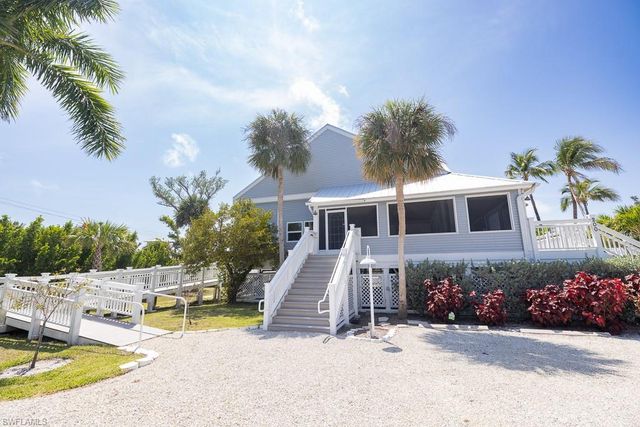 207 Daniel DR, Sanibel, FL 33957
