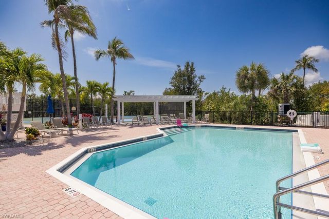 207 Daniel DR, Sanibel, FL 33957