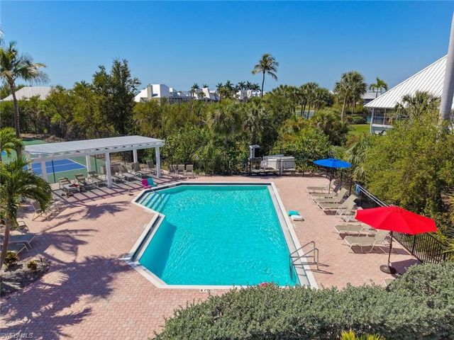 207 Daniel DR, Sanibel, FL 33957