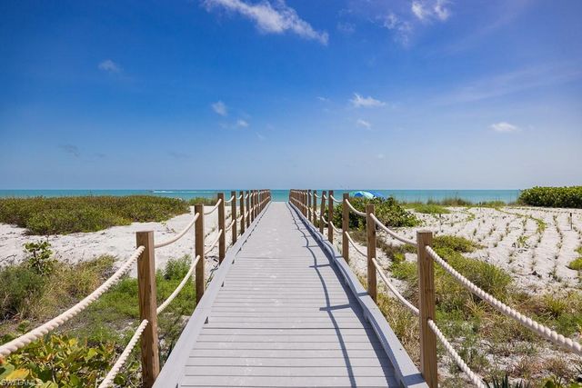 207 Daniel DR, Sanibel, FL 33957