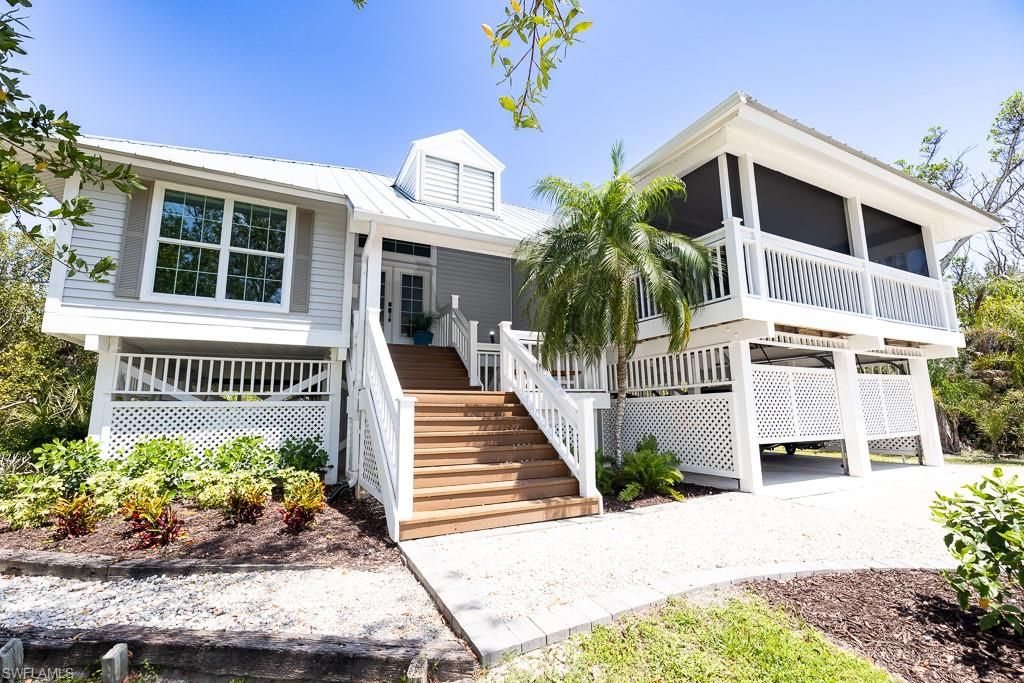 207 Daniel DR, Sanibel, FL 33957
