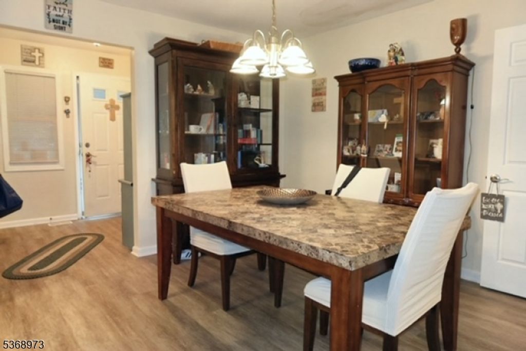 40 Carriage Ln, Newton Town, NJ 07860