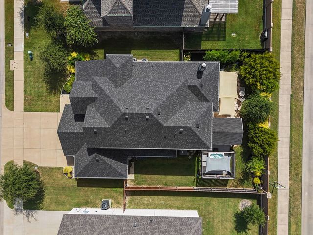 251 Lariat Trail, Waxahachie, TX 75165
