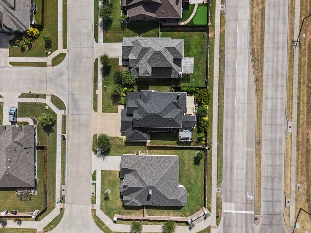 251 Lariat Trail, Waxahachie, TX 75165