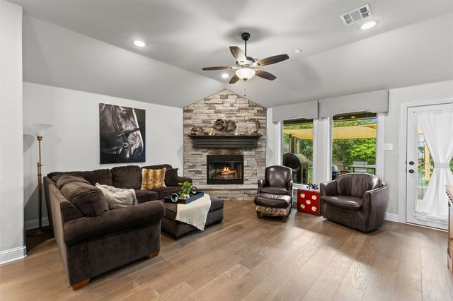 251 Lariat Trail, Waxahachie, TX 75165