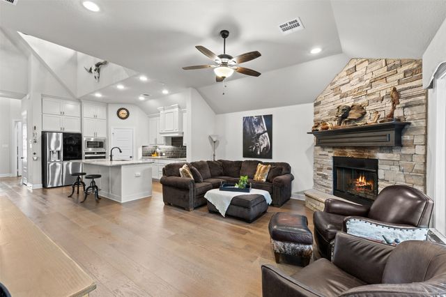 251 Lariat Trail, Waxahachie, TX 75165