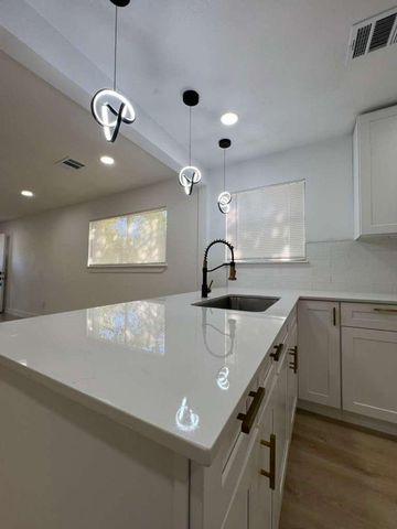 2413 Brewster Street, Houston, TX 77026