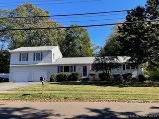 35 Whippoorwill Drive, Milford, CT 06460