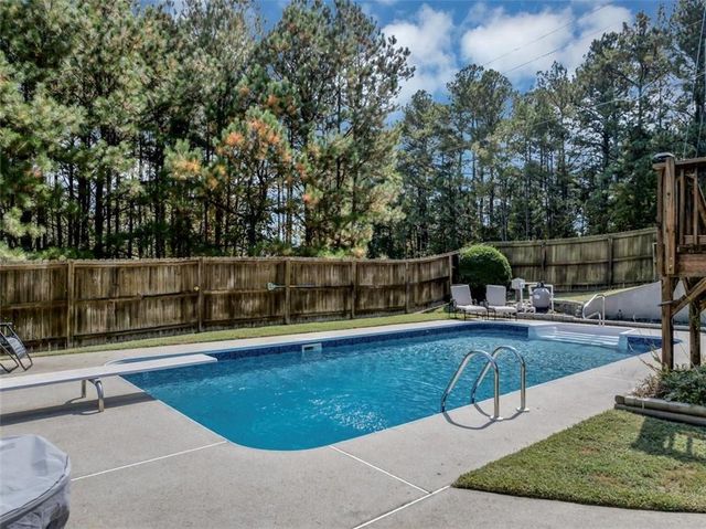 10 A C Drive, Dallas, GA 30132