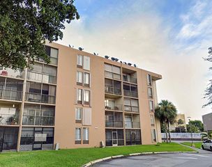 9120 Fontainebleau Blvd 404, Miami, FL 33172