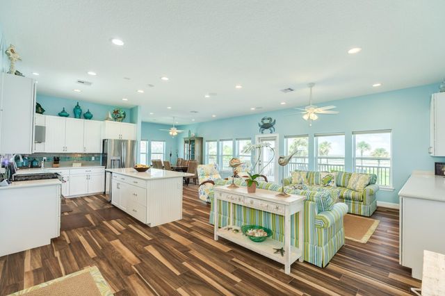 18502 E De Vaca, Galveston, TX 77554