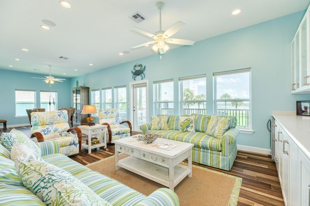 18502 E De Vaca, Galveston, TX 77554