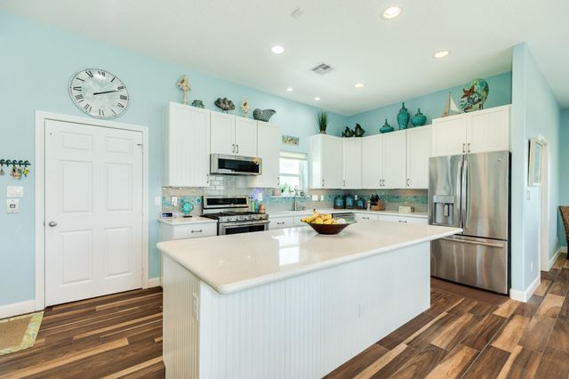 18502 E De Vaca, Galveston, TX 77554
