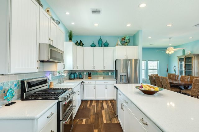 18502 E De Vaca, Galveston, TX 77554
