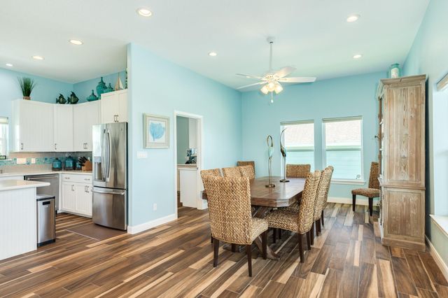 18502 E De Vaca, Galveston, TX 77554