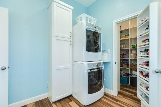 18502 E De Vaca, Galveston, TX 77554