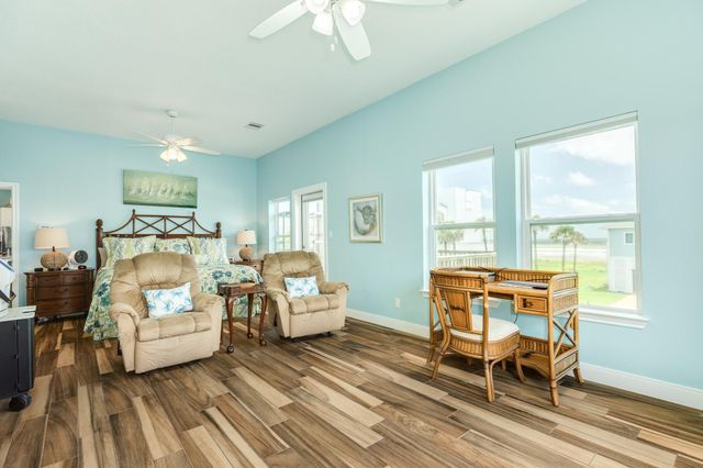 18502 E De Vaca, Galveston, TX 77554
