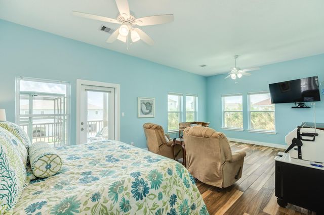 18502 E De Vaca, Galveston, TX 77554