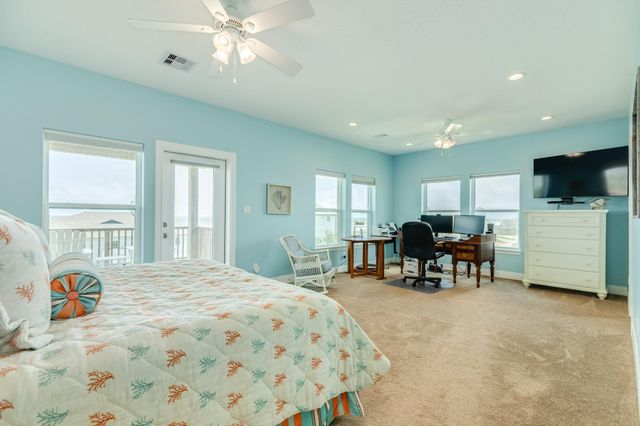 18502 E De Vaca, Galveston, TX 77554
