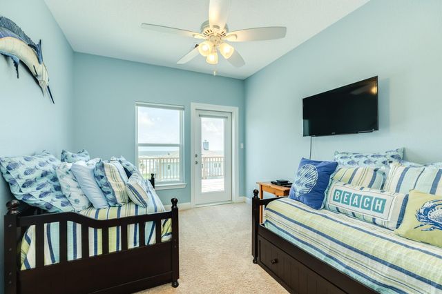18502 E De Vaca, Galveston, TX 77554