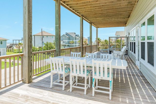 18502 E De Vaca, Galveston, TX 77554