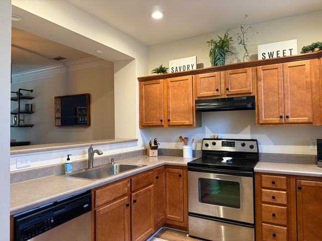 823 S Douglas Ave, Nashville, TN 37204