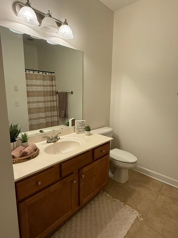 823 S Douglas Ave, Nashville, TN 37204