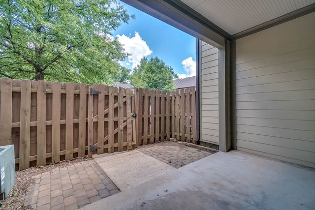 823 S Douglas Ave, Nashville, TN 37204