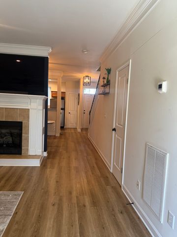 823 S Douglas Ave, Nashville, TN 37204