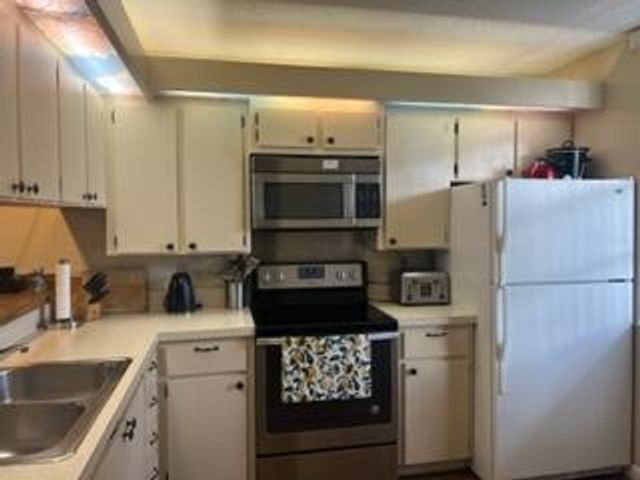 3826 Whitehall Drive 205, West Palm Beach, FL 33401
