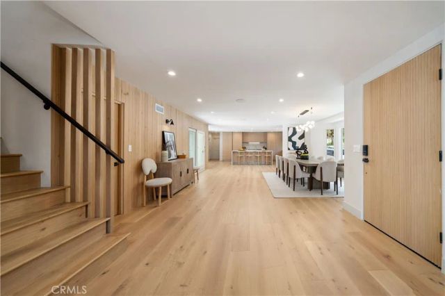 3240 Longridge Avenue, Sherman Oaks, CA 91423