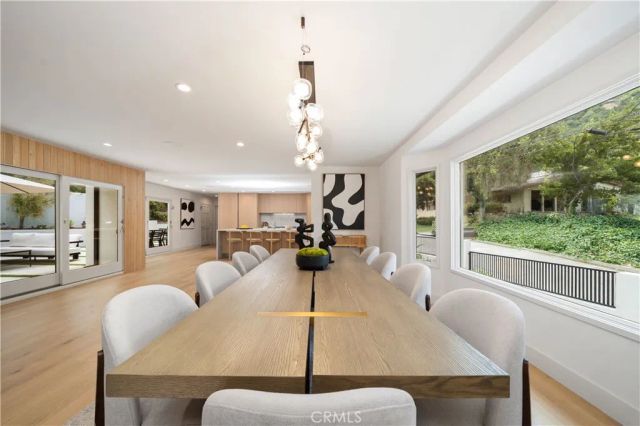 3240 Longridge Avenue, Sherman Oaks, CA 91423