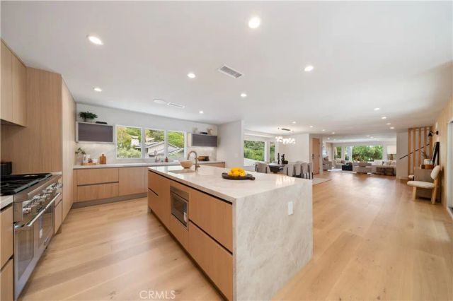 3240 Longridge Avenue, Sherman Oaks, CA 91423