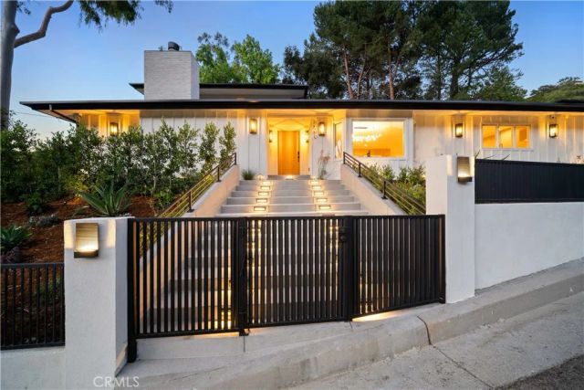 3240 Longridge Avenue, Sherman Oaks, CA 91423