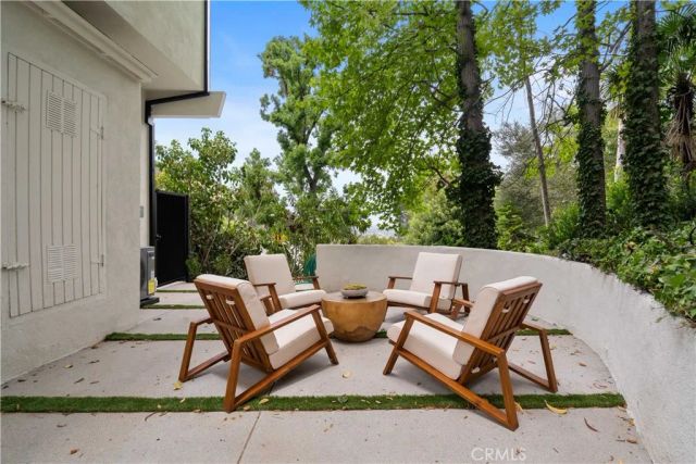 3240 Longridge Avenue, Sherman Oaks, CA 91423