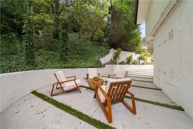3240 Longridge Avenue, Sherman Oaks, CA 91423