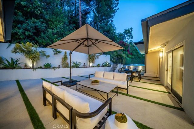 3240 Longridge Avenue, Sherman Oaks, CA 91423