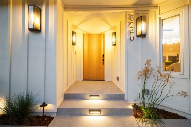 3240 Longridge Avenue, Sherman Oaks, CA 91423