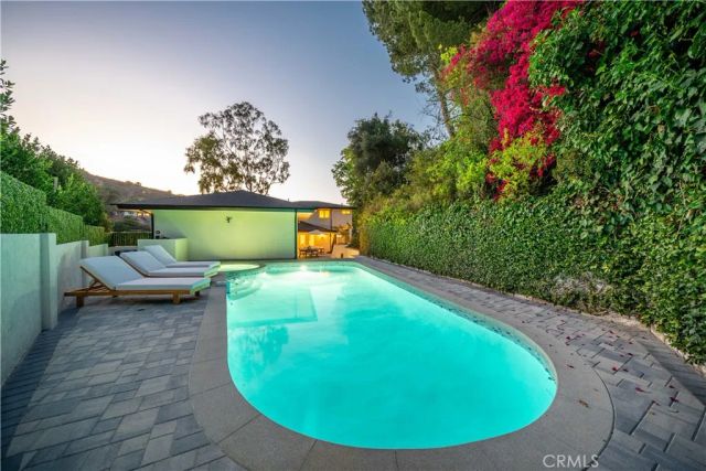 3240 Longridge Avenue, Sherman Oaks, CA 91423