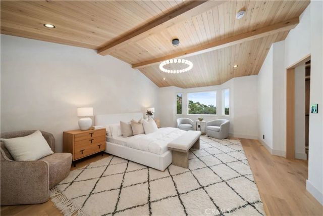 3240 Longridge Avenue, Sherman Oaks, CA 91423