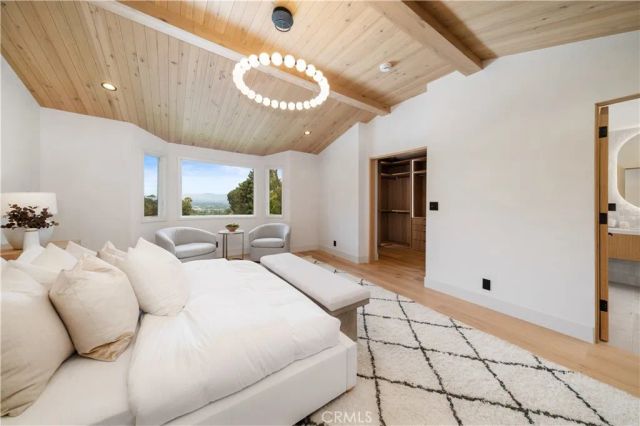 3240 Longridge Avenue, Sherman Oaks, CA 91423